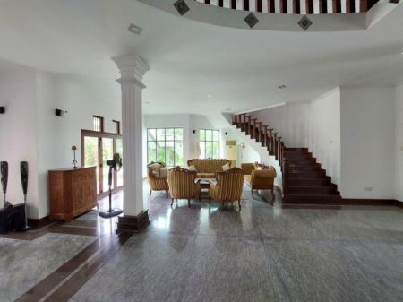 Living Room - Luxury House for Rent in the Heart of Battaramulla - EH241