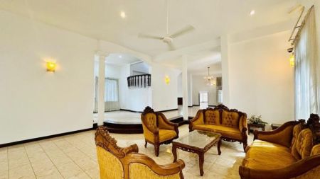 Living Room - Two Story House For Sale in Malabe - EH310