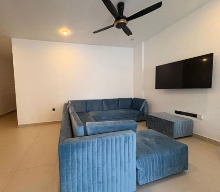 Living Room - 3BR Apartment for Rent in Colombo 5 | LKR 500,000