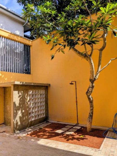 Exterior - Modern House for Rent - Colombo 05 