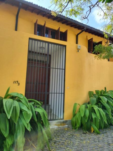 Exterior - Modern House for Rent - Colombo 05 