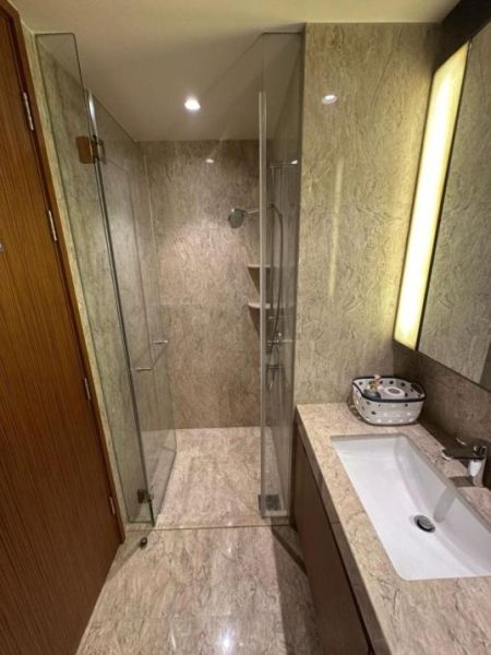 Bathroom - 3 Bedroom Apartment for Sale - Colombo 2 | LKR 395,000,000 (EM611)