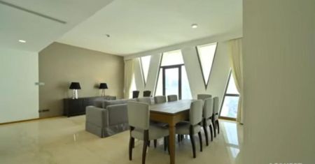 Dining room - 3 Bedroom Apartment for Sale - Colombo 2 | LKR 200,000,000 (EM613)