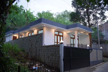 Exterior - 2 Bedroom House for Sale - Kandy | LKR 19,500,000 (EM616)