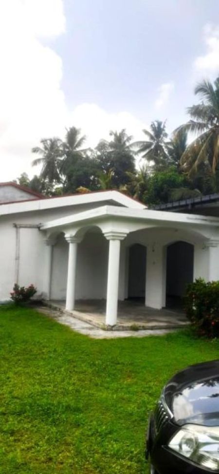 Exterior - House for Sale – Ahungalla (Main Road Facing, 800m to Beach)
