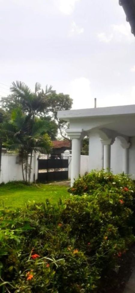 Exterior - House for Sale – Ahungalla (Main Road Facing, 800m to Beach)
