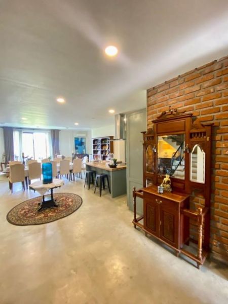 Living Room - Three Stories Luxury House For Sale in Malabe - EH385