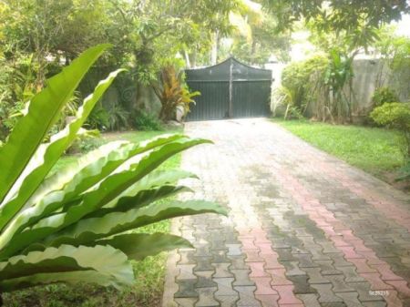 Exterior - Land with Villa for Sale in Thalaramba - Mirissa - Matara | 35 Perches | LKR 49 Million | KO-66