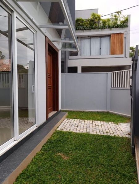 Exterior - Luxury 4-Bedroom House for Sale at Wise Home Residencies, Mount Lavinia / LKR 85 Million (EM103RN)