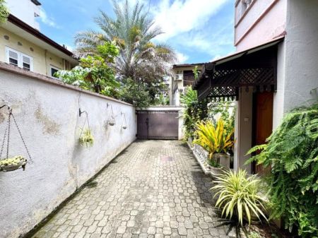 Exterior - ￭ Colombo 04 ￭ 04BR Luxury House For Sale ￭ (NK107638)