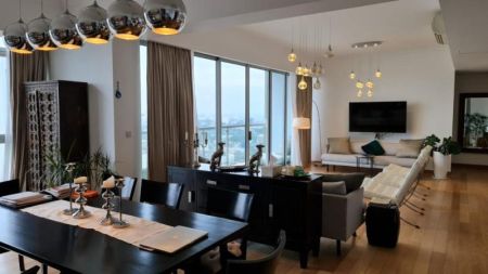 Living Room - Emperor 4BR Furnished Apartment For Sale in Colombo 3 - EA914
