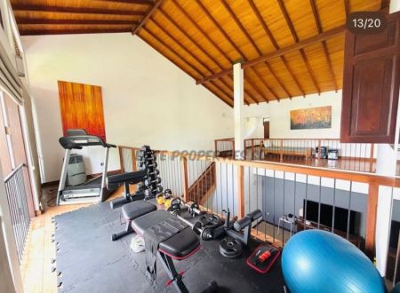 Living Room - Luxurious Fully Furnished 5 Bedroom Stand-Alone Residence for Rent – Hokandara