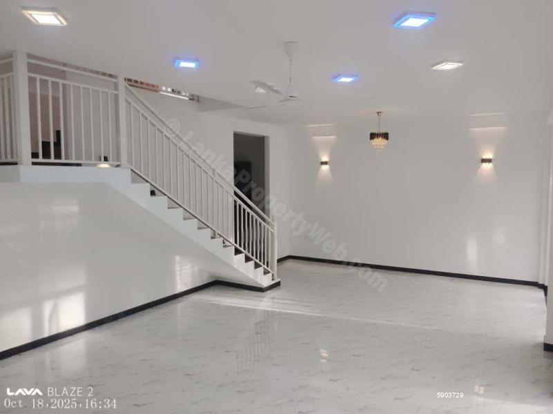 House for sale in Ja Ela