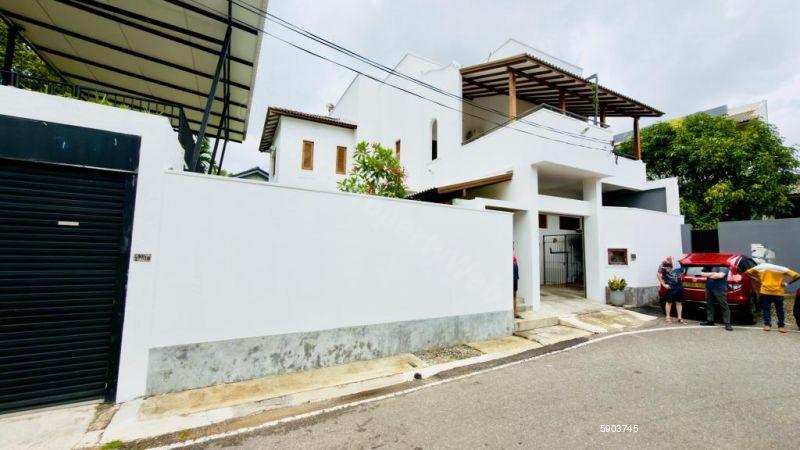 Exterior - House for rent in Thalawathugoda