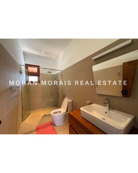 Bathroom - House for Sale  Rajamaha Vihara Road - Pita Kotte 