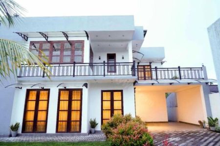 Exterior - House for Sale in Kotugoda Road - Raddoluwa | 13 Perches – 4 BR - LKR 43.5 Million | KO-715