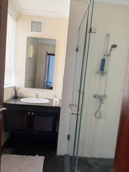 Bathroom - 3BR Apartment For Sale in Colombo 02 | LKR 135 Million