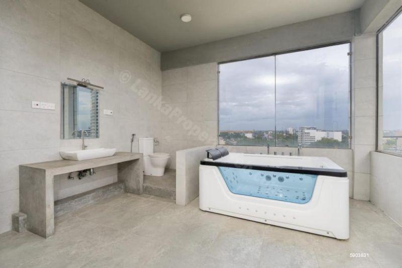 Bathroom - Apartment for sale in Rajagiriya