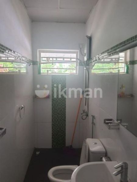 Bathroom - House For Sale In Boralesgamuwa( File No 113e)