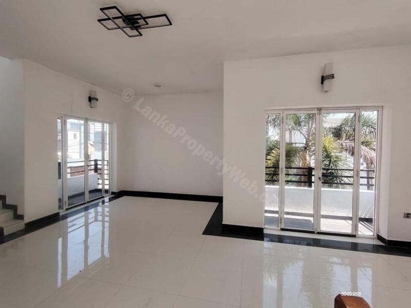 House for sale in Ja Ela