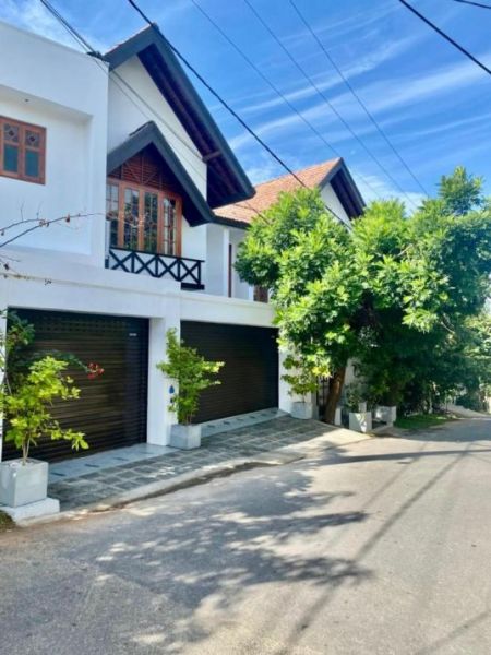 Exterior - Luxury 5 Bedroom Villa for Rent – Nawala | LKR 850,000 / Month (EM124JS)