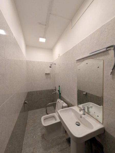 Bathroom - Staff Accomodation for Rent in Colombo 6