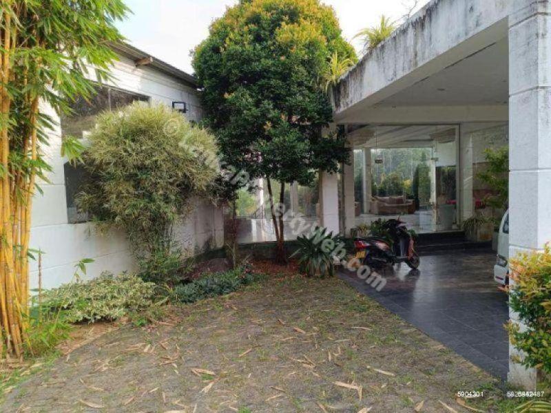 Commercial for sale in Hanwella
