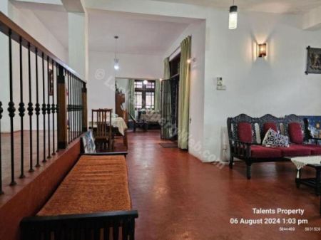 Living Room - House for Sale in Battaramulla | 2600Sqft - 11.5 Perches | LKR 47.5 Million | KO-693