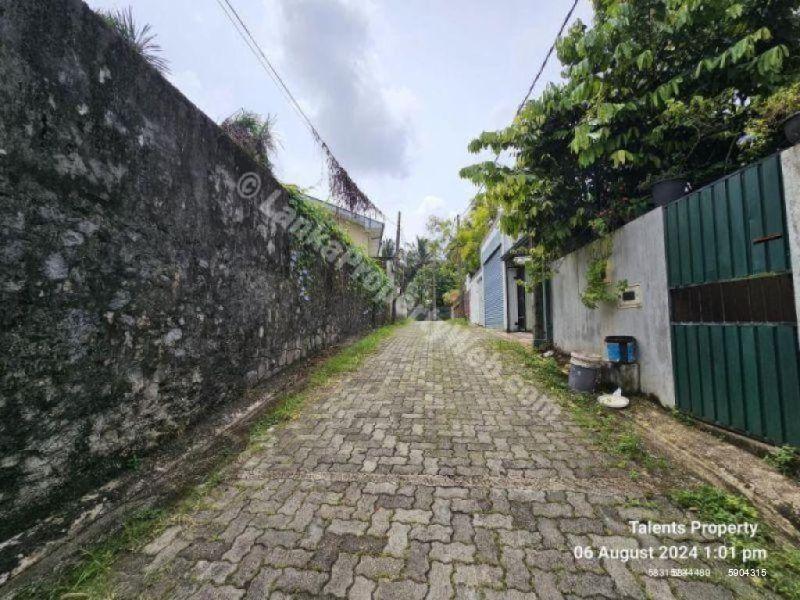 House for sale in Battaramulla
