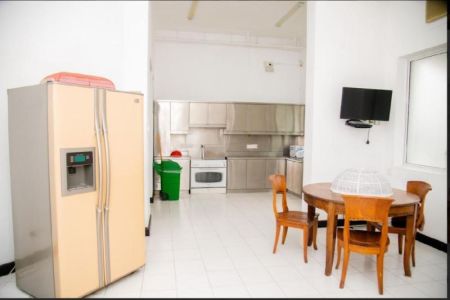 Dining room - 3 Story 4 Bedrooms House for Rent in Colombo 5 - EH227
