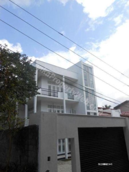 Exterior - House for Sale in Battaramulla | LKR 100 Million | KO-624