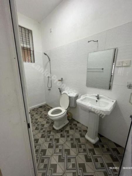 Bathroom - House for Sale in Battaramulla | LKR 100 Million | KO-624