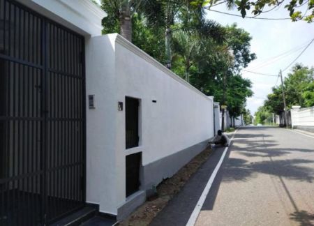 Exterior - Fully A/C Three-Story House for Rent – Pitakotte | LKR 370,000 (EM048PS) 
