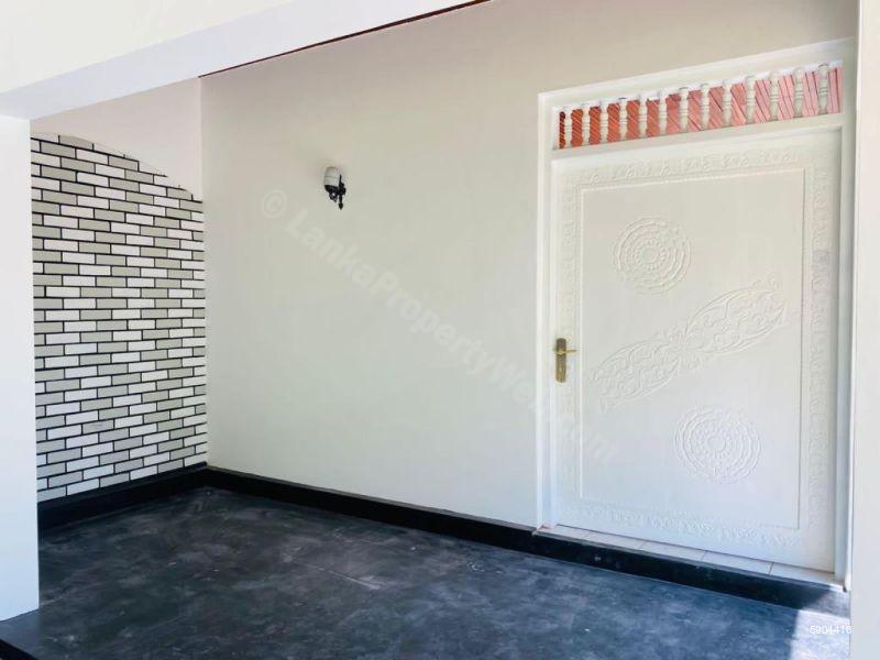 House for sale in Naththandiya