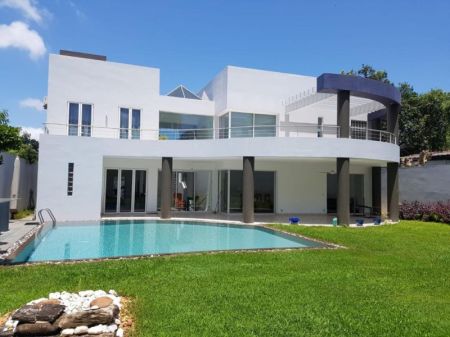 Exterior - RENTAL | 5,000+ Sqft Luxury Residence | Battaramulla