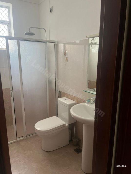 Bathroom - Apartment for sale in Colombo 4