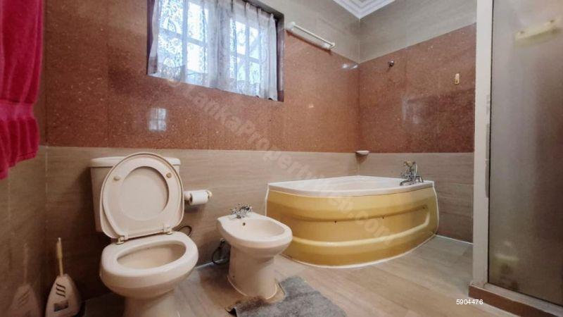 Bathroom - House for sale in Colombo 7