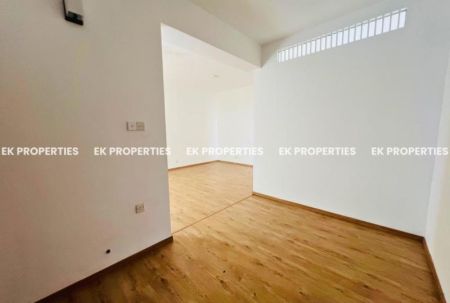 Bathroom - 3 Bedroom Ground Floor Portion Of House For Rent in Colombo 5 | Unfurnished | 1825 sq.ft | EK-0412