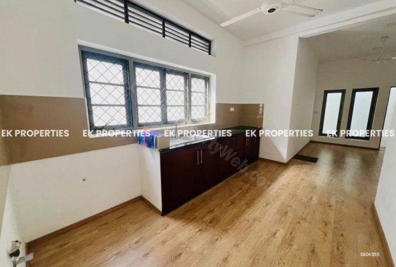 Kitchen - House for rent in Colombo 5