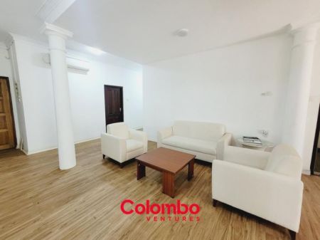 Living Room - Colombo 3 House – Alfred House Gardens 8500 sqft House / Building on 9.01 perch Land for SALE - Colpetty