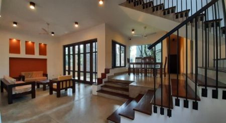 Living Room - Spacious 5 Bedroom Furnished House for Rent at Battaramulla / LKR 250,000 /month (Negotiable) (EM004RV)