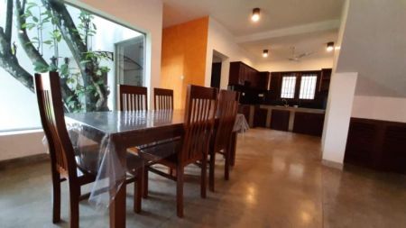 Dining room - Spacious 5 Bedroom Furnished House for Rent at Battaramulla / LKR 250,000 /month (Negotiable) (EM004RV)