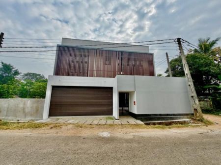 Exterior - Architecturally Designed Brand New 5 Bedroom House for Sale – Malabe, Kaduwela | LKR 56,000,000 (Negotiable) (EM013SR)