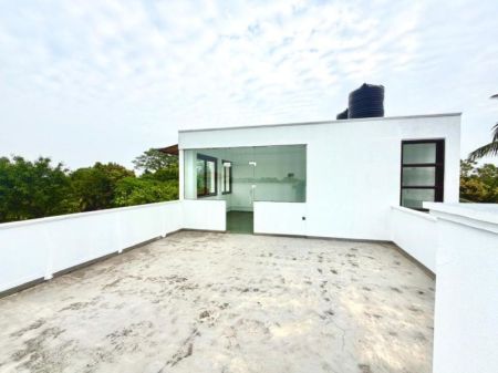 Exterior - Architecturally Designed Brand New 5 Bedroom House for Sale – Malabe, Kaduwela | LKR 56,000,000 (Negotiable) (EM013SR)