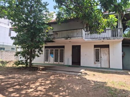 Exterior - Large Property close to RAJAGIRIYA Junction| 4 Bedrooms| 23 Perches|@ LAND VALUE| Quick Sale| only Rs. 96 Mil