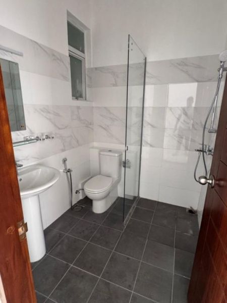 Bathroom - 3 Bedroom Apartment for Sale - Dehiwela | LKR 55,000,000 (EM635)