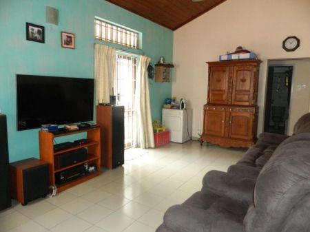 Living Room - FOR SALE: Excellent 10 Perch Thimbirigasyaya Family Home