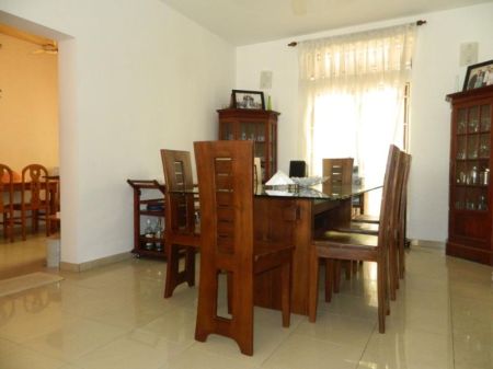Dining room - FOR SALE: Excellent 10 Perch Thimbirigasyaya Family Home