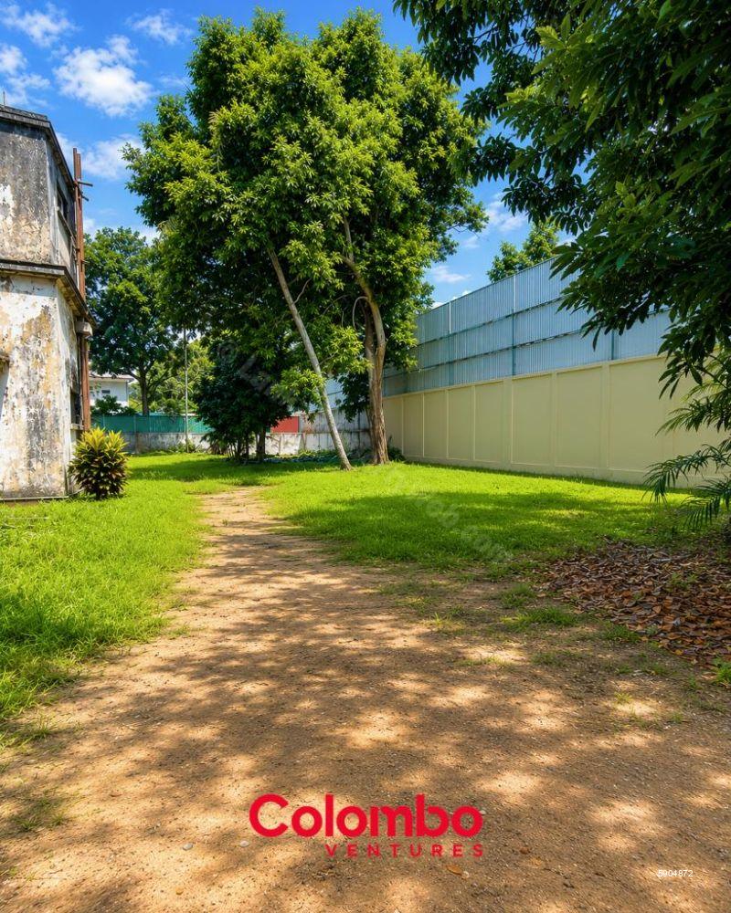 Bare Land for sale in Colombo 4