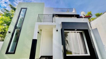 Exterior - Well Built Nice Garden Good Road Access 4 BR House For Sale Negombo
